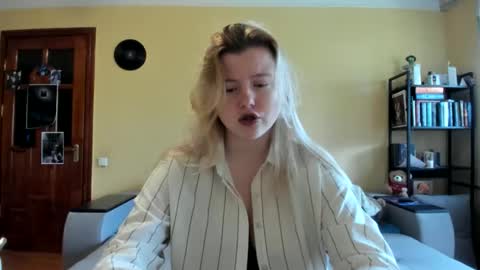 Snapshot of lillydepp chatting on 25, 4, 2026 Lilly Depp online show from 25, 4, 2026