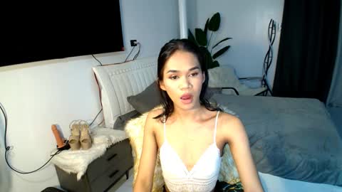 lillyholland online show from 20, 2, 2025