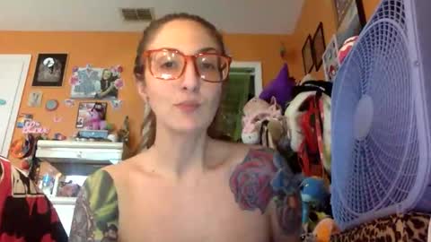 hi guys im back on here 3 online show from 19, 11, 2025