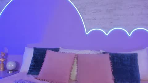 Lilou online show from 11, 11, 2025