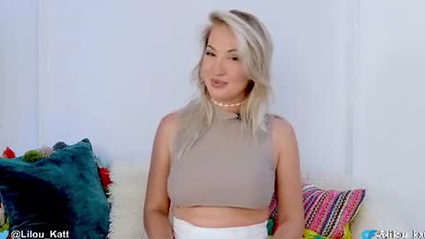 Snapshot of liloukatt chatting on 15, 7, 2026 Lilou online show from 15, 7, 2026