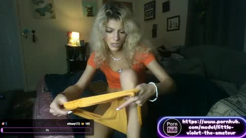 Snapshot of lilvioletxxx chatting on 25, 5, 2026 Little Violet online show from 25, 5, 2026