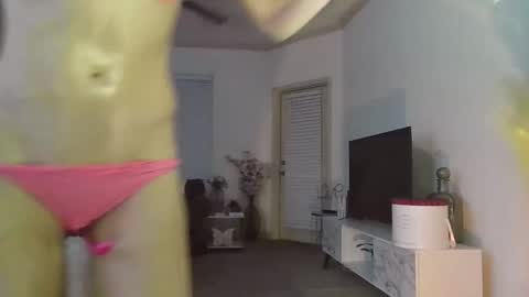 Raina Ryder online show from 8, 10, 2025