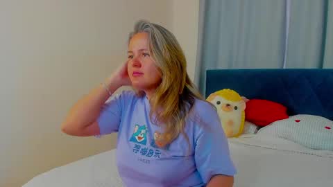Snapshot of lily_bel chatting on 4, 6, 2026 Lily online show from 4, 6, 2026