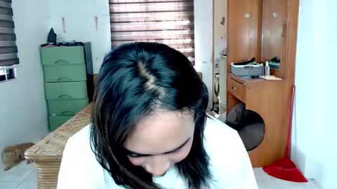 Snapshot of lily_darling chatting on 25, 11, 2025 Lily Darling online show from 25, 11, 2025