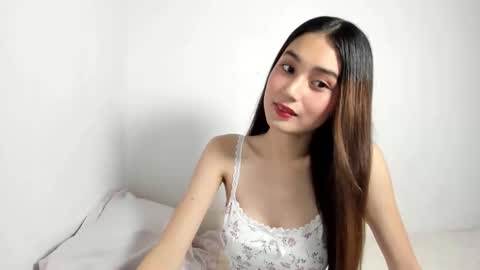Snapshot of lily_ford_ chatting on 7, 5, 2026 Raelynn online show from 7, 5, 2026