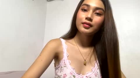 Snapshot of lily_ford_ chatting on 9, 5, 2026 Raelynn online show from 9, 5, 2026