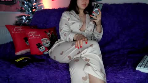 Lily Litle online show from 5, 1, 2025