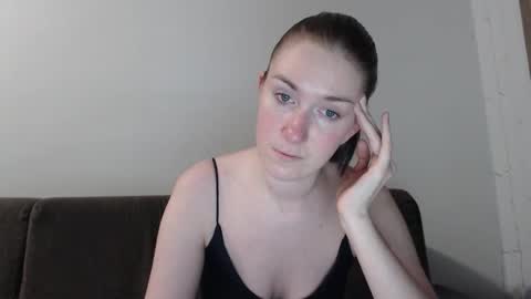 lily_love_x online show from 19, 11, 2025