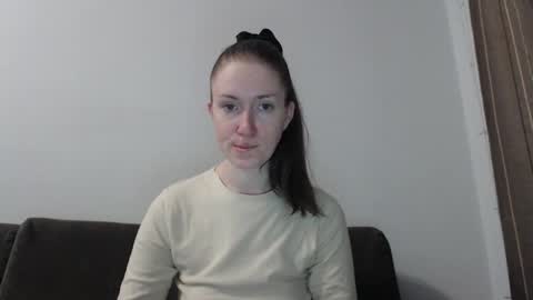 lily_love_x online show from 28, 5, 2026
