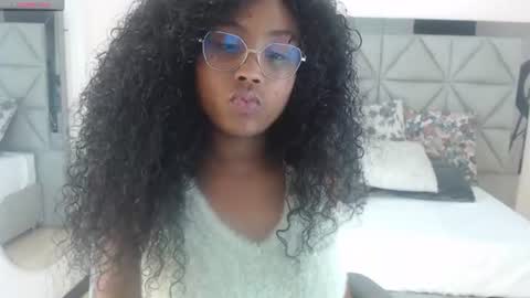 Snapshot of lily_mendoza chatting on 10, 6, 2026 lily_mendoza online show from 10, 6, 2026
