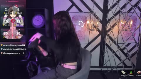 Lily online show from 8, 12, 2024