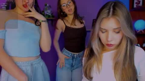 Snapshot of lily_morty chatting on 28, 4, 2026 Lily online show from 28, 4, 2026