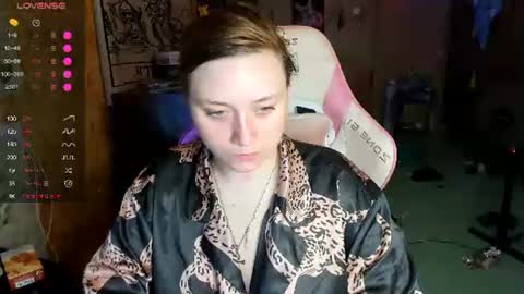 Snapshot of lily_shamy chatting on 7, 7, 2026 Alice online show from 7, 7, 2026