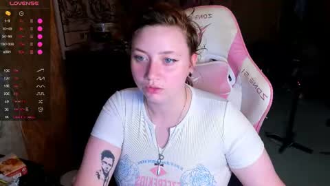 Snapshot of lily_shamy chatting on 8, 7, 2026 Alice online show from 8, 7, 2026