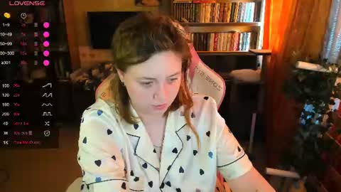 Snapshot of lily_shamy chatting on 29, 7, 2026 Alice online show from 29, 7, 2026