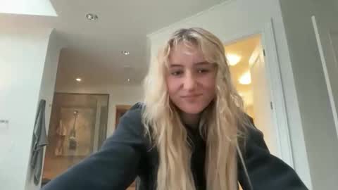 Snapshot of lilybrown07 chatting on 20, 2, 2026 lilybrown07 online show from 20, 2, 2026