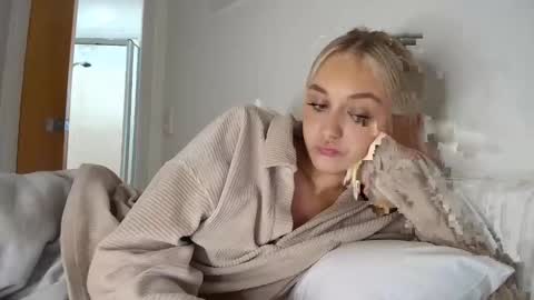 Snapshot of lilyflex chatting on 13, 4, 2026 lilyflex online show from 13, 4, 2026