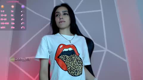 Snapshot of lilylouisee_ chatting on 3, 12, 2024 Liliana louise online show from 3, 12, 2024