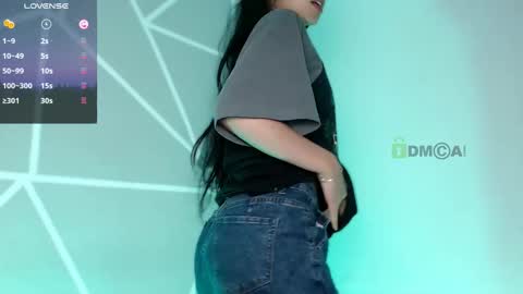 Snapshot of lilylouisee_ chatting on 12, 12, 2024 Liliana louise online show from 12, 12, 2024