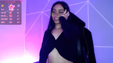 Snapshot of lilylouisee_ chatting on 12, 10, 2025 Liliana louise online show from 12, 10, 2025