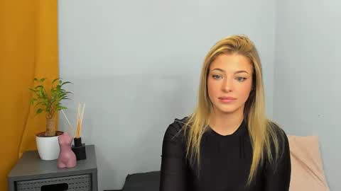 Snapshot of lilylovely26 chatting on 8, 12, 2024 Lily online show from 8, 12, 2024