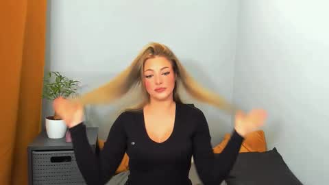 Snapshot of lilylovely26 chatting on 13, 1, 2025 Lily online show from 13, 1, 2025