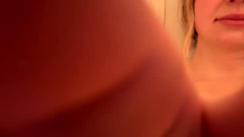 LilyMae online show from 18, 12, 2024