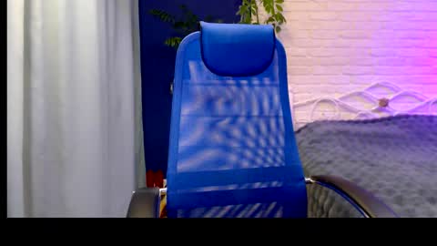 Lily online show from 11, 11, 2025