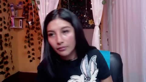 Snapshot of lilymoon_018 chatting on 8, 5, 2026 lilymoon_018 online show from 8, 5, 2026