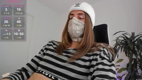 Snapshot of lilyreina chatting on 24, 3, 2026 Lily Reina online show from 24, 3, 2026