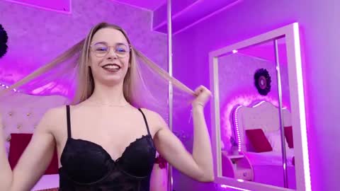 Snapshot of lilyrose_ chatting on 29, 4, 2026 online show from 29, 4, 2026