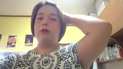 Snapshot of lilysette chatting on 18, 5, 2026 lilysette online show from 18, 5, 2026