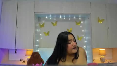 Snapshot of lilywhitee1 chatting on 3, 12, 2025 lilywhitee1 online show from 3, 12, 2025