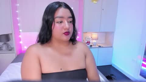 Snapshot of lilywhitee1 chatting on 17, 12, 2025 lilywhitee1 online show from 17, 12, 2025