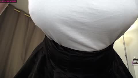 Snapshot of lina____ chatting on 11, 1, 2025 Lina online show from 11, 1, 2025