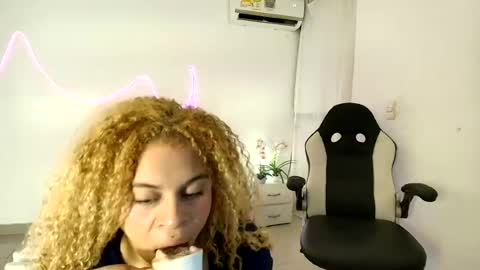 Snapshot of lina_andr chatting on 1, 8, 2026 lina_andr online show from 1, 8, 2026