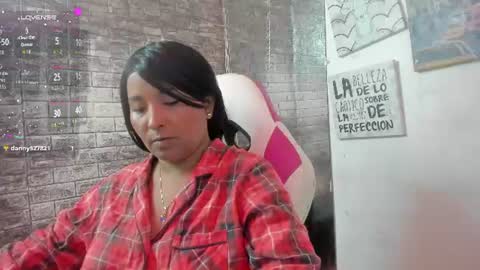 LINA SANCHEZ online show from 23, 7, 2026