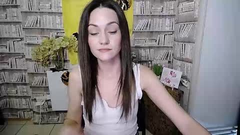 Lina online show from 17, 10, 2025