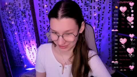 Lina online show from 4, 4, 2026