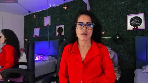 Lina  online show from 19, 11, 2025