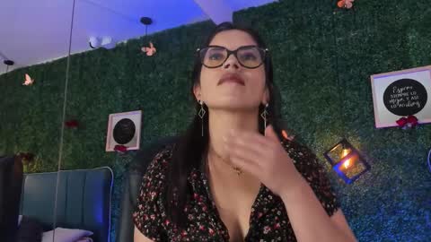 Snapshot of linagh chatting on 18, 3, 2026 Lina online show from 18, 3, 2026