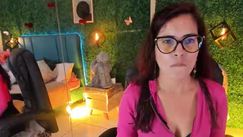 Snapshot of linagh chatting on 28, 3, 2026 Lina online show from 28, 3, 2026
