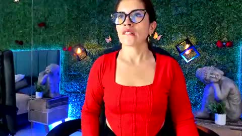 Snapshot of linagh chatting on 7, 7, 2026 Lina online show from 7, 7, 2026