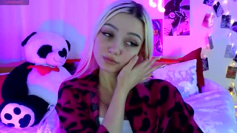 I am Lina online show from 18, 11, 2025