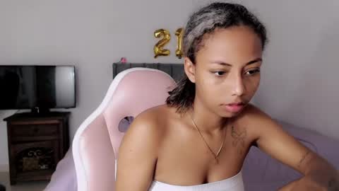 Snapshot of linda_brown_1 chatting on 12, 5, 2026 linda brown online show from 12, 5, 2026