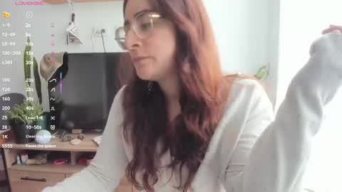 Giggles  online show from 19, 12, 2025