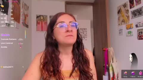 Snapshot of linda_giggle chatting on 27, 5, 2026 Giggles online show from 27, 5, 2026