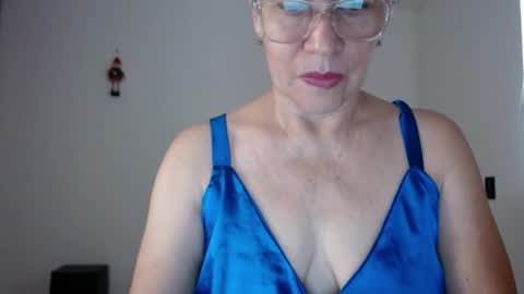 Snapshot of linda_hanna1977 chatting on 16, 12, 2025 Linda Hanna online show from 16, 12, 2025