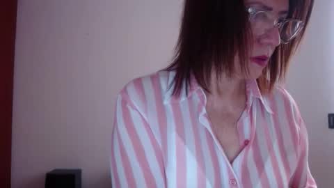 Snapshot of linda_hanna1977 chatting on 12, 1, 2026 Linda Hanna online show from 12, 1, 2026